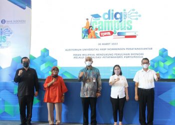 Foto bersama disela acara.