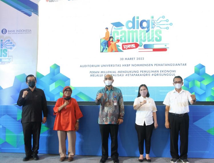 Foto bersama disela acara.