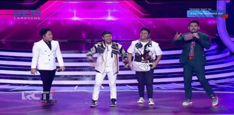 Duo Gerygani gugur di babak Top 6 X Factor Indonesia, Senin (28/3/2022) malam, setelah kalah di Save Me Song dari Roby. (Foto: Tangkapan layar)