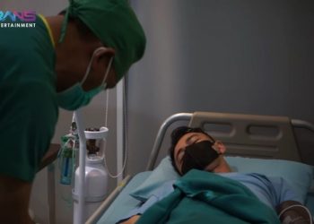 Raffi Ahmad dilarikan ke rumah sakit. Raffi mengalami saraf kejepit yang berawal dari keluhan sakit pinggang usai menggendong Rafathar Malik Ahmad. Foto/YouTube Rans Entertainment