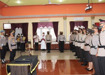 Suasana upacara serah terima jabatan (Sertijab) Kabag Ops, Kasat Samapta, Kapolsek Siantar Martoba, Kapolsek Siantar Utara, dan Kapolsek Siantar Selatan, Jumat (22/4/2022) pagi tadi, pukul 10.00 WIB, di Aula Widya Satya Brata Polres Pemarangsiantar.