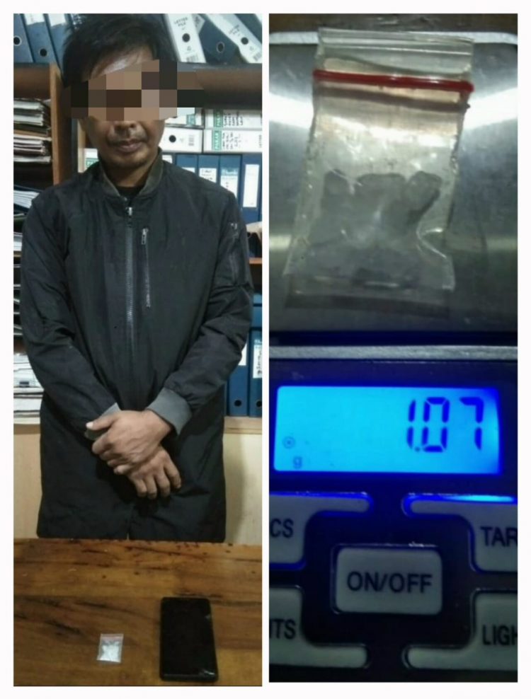 Foto pelaku dan barang bukti sabu saat di kantor Polisi.