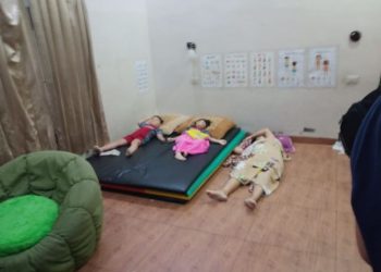 Ibu dan dua anak kembarnya ditemukan tewas diduga minum racun. Foto: Wahyudi/SINDOnews