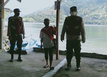 Jajaran Polres Simalungun melalui personel Polsek Parapat sigap melaksanakan patroli di seputaran lokasi wisata Parapat Danau Toba.