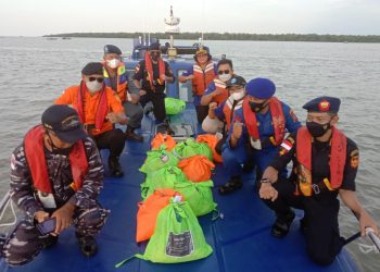 Bea Cukai Teluk Nibung adakan bakti sosial bersama instansi maritim terkait, di wilayah kerja Bea Cukai Teluk Nibung, pada Senin (19/4/2022)  sore lalu.