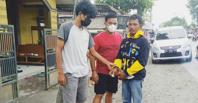 Foto pelaku saat diamankan Polisi.