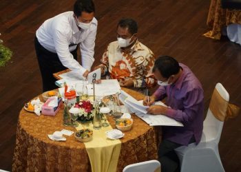 Bupati Humbahas Dosmar menandatangani berita acara serah terima hibah aset barang milik Kementerian PUPR, disaksikan Menteri PUPR dan Menteri Keuangan RI, Selasa (29/3/2022) lalu, di Auditorium Kementerian PUPR Jakarta.