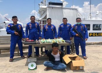 Seorang penumpang Kapal Roro diamankan petugas Polisi Air Polres Bengkalis, Riau karena kedapatan membawa narkoba. (Ist)