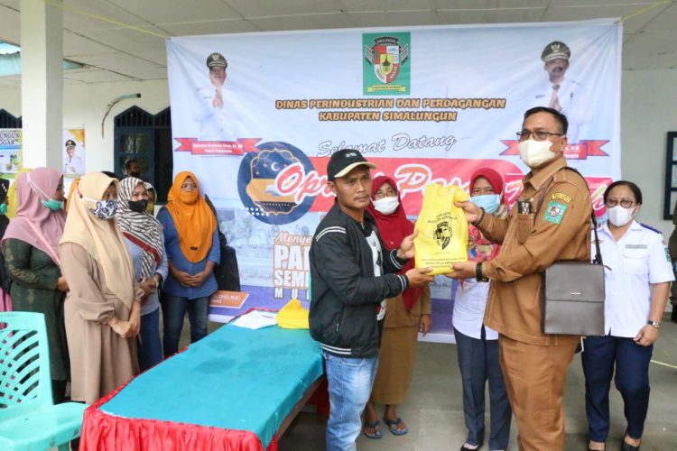 Pemkab Simalungun adakan Operasi Pasar Murah di Kecamatan Dolok Batu Nanggar.