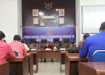 Asisten Perekonomian dan Pembangunan, Zainal Siahaan saat menyampaikan arahan Plt. Wali Kota Pematangsiantar.
