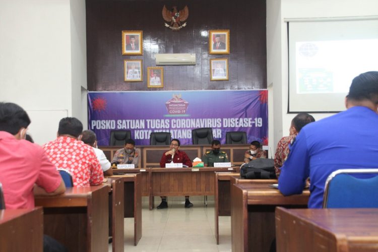 Asisten Perekonomian dan Pembangunan, Zainal Siahaan saat menyampaikan arahan Plt. Wali Kota Pematangsiantar.