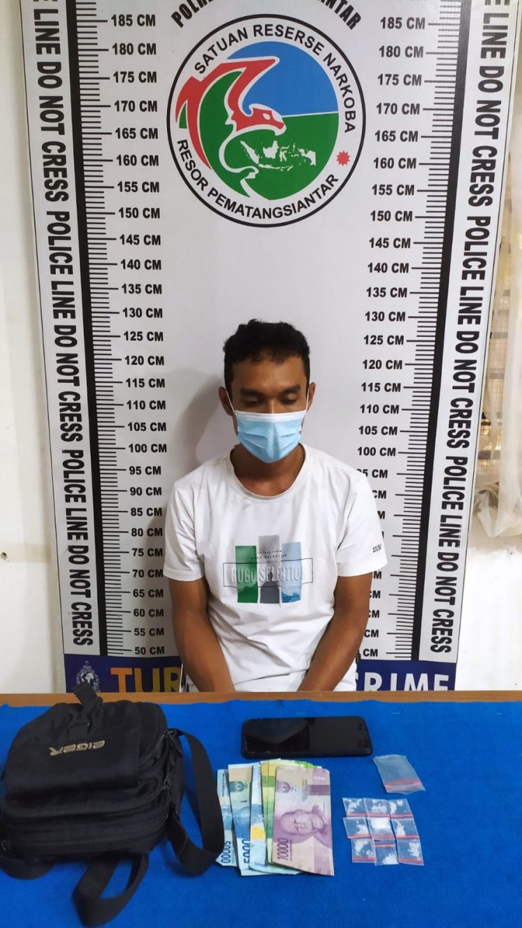 Foto pelaku dan barang bukti yang diamankan Polisi.