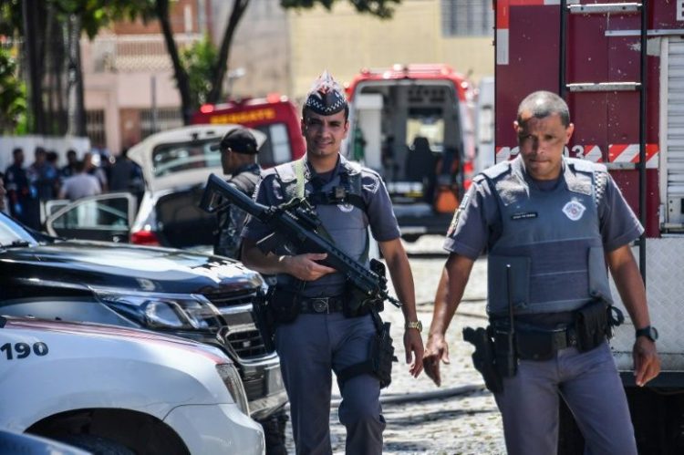 Polisi Brasil sedang menjalankan tugas mereka (ilustrasi). (Foto: Reuters)