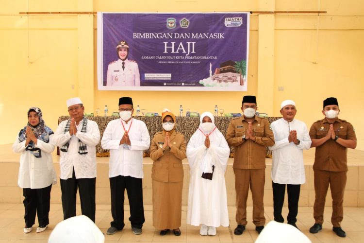 Foto bersama disela acara.