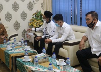 dr. Susanti Dewayani, Sp.A, saat menerima audiensi Lembaga Pemberdayaan Masyarakat (LPM) Kota Pematangsiantar, di Balai Kota Pematangsiantar, Selasa (24/5/2022).