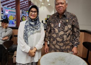 Plt. Wali Kota Pematangsiantar, dr. Susanti Dewayani, Sp.A, foto bersama Menteri PUPR, DR. Ir Mochammad Basoeki, usai pertemuan, Jumat (20/5/2022), di Jakarta.