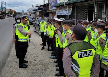 Kapolres Simalungun, AKBP Nicolas Dedy Arifianto saat memberikan arahan kepada para personil.