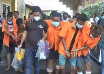 Lima perampok truk sawit tersukur usai ditembus timah panas anggota Satreskrim Polres Asahan. Foto/iNews TV/Ulil Amri