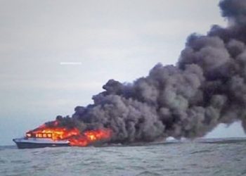 Foto ilustrasi kapal terbakar. (Int)