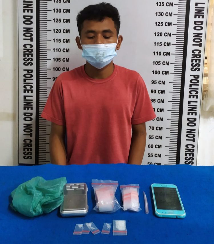 Foto pelaku dan barang bukti sabu yang diamankan Polisi.