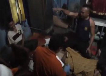Riki (26), pemuda warga Deliserdang, Sumatera Utara ditemukan tewas gantun diri di rumahnya. iNews TV/Yudha
