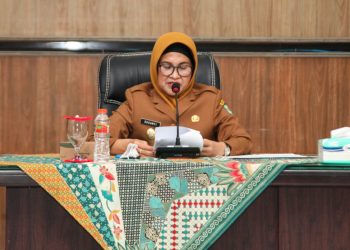 Plt.Wali Kota Pematangsiantar, saat memimpin Rapat Koordinasi (Rakor) Pemerintah Kota (Pemko) Pematangsiantar, di Ruang Serbaguna Bappeda Pematangsiantar, Selasa (17/5/2022).