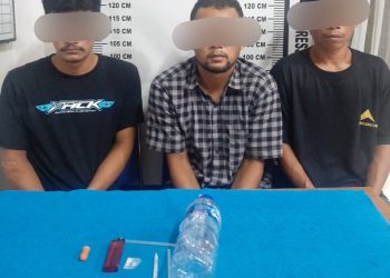 Foto ketiga pelaku dan barang bukti yang diamankan Polisi.