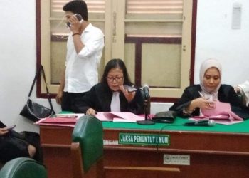 Iswandi Siahaan alias Wandi warga Jalan Spori-pori Kecamatan Teluk Nibung Kota Tanjungbalai dituntut hukuman mati di Pengadilan Negeri (PN) Medan, Selasa (28/6/2022). TRIBUN MEDAN/GITA NADIA PUTRI TARIGANX