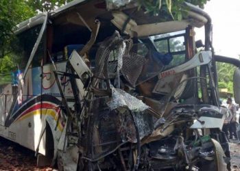 Kondisi bus yang kecelakaan di Jalan Lintas Sumatera, Desa Asam Jawa, Kecamatan Torgamba, Kabupaten Labuhanbatu Selatan, Senin (20/6/2022). (HO)