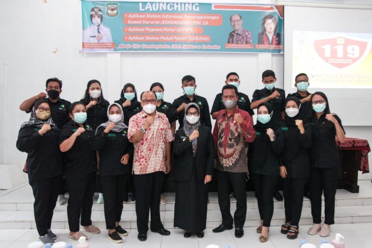 Foto bersama disela acara.