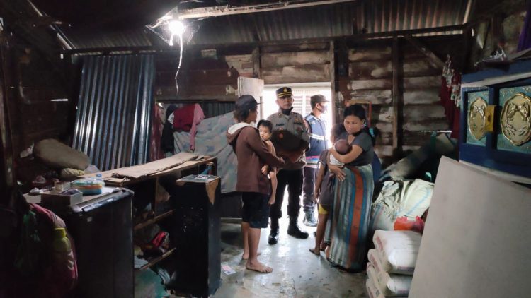 Agnes Haloho (38), warga Kampung Pardamean Huta VII, Nagori Dolok Merlawan, Kecamatan Siantar, merupakan kepala keluarga yang rumahnya dibedah, mengucapkan terimakasih kepada Kapolri, Kapolda Sumut serta Kapolres Simalungun.