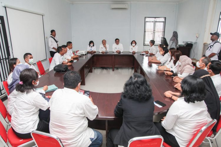 Kunker Direktur Pendaftaran Penduduk Kemendagri, Dr Ir David Yama MSc MA beserta jajaran staf Direktorat Dukcapil, Sekretaris Dinas Dukcapil Provinsi Sumatera Utara (Sumut), dan Kepala Dinas Dukcapil Kabupaten Simalungun, yang diterima langsung Kepala Dinas Kependudukan dan Pencatatan Sipil Kota Pematangsiantar, SM. Ulinasari SH.