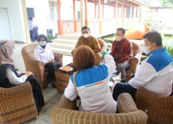 Plt. Wali Kota Pematangsiantar, dr Susanti Dewayani SpA, menerima Tim Sensus Penduduk Tahun 2020 lanjutan, di rumah dinas Wali Kota, Jalan MH Sitorus Pematangsiantar, Rabu (15/6/2022).
