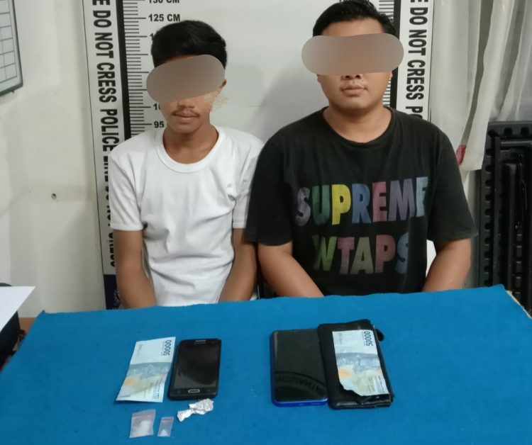 Foto kedua pelaku dan barang bukti yang diamankan Polisi.