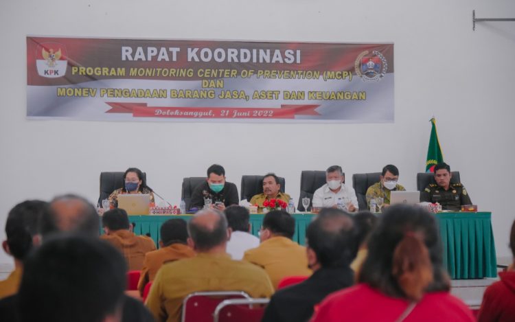 Rapat Koordinasi Monitoring Centre for Prevention (MCP), Pengadaan Barang dan Jasa (PBJ), Aset dan Keuangan, Selasa (21/6/2022), di Pendopo Perkantoran Bukit Inspirasi, Doloksanggul.