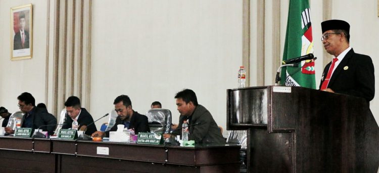 Bupati Simalungun saat menyampaikan Nota Pengantar Ranperda Tentang Pertanggungjawaban Pelaksanaan APBD TA 2021.