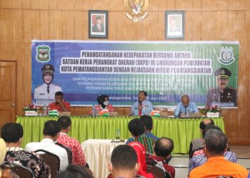 SKPD Pemko Pematangsiantar dan Kejari Pematangsiantar, menandatangani kesepakatan dalam  pelaksanaan sosialisasi Peraturan Perundang-undangan tentang Peran Kejaksaan dalam mewujudkan Tata Kelola Pemerintahan yang baik di Kota Pematangsiantar.