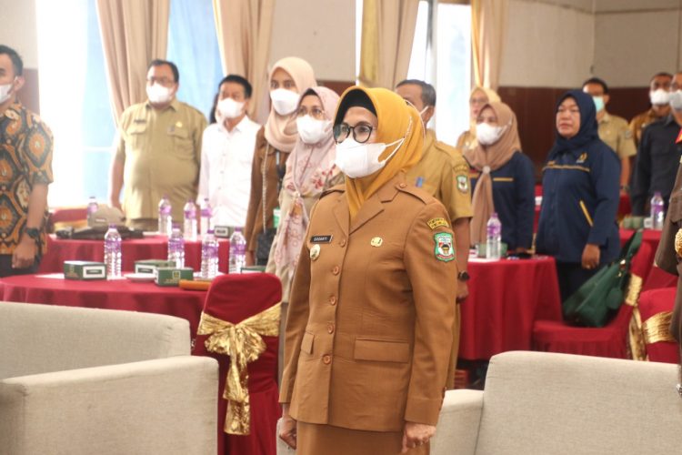 Plt. Wali Kota Pematangsiantar, dr Susanti Dewayani SpA, saat menghadiri Musyawarah Rencana Pembangunan (Musrenbang) RPJMD Kota Pematangsiantar Tahun 2022-2027, di Ballroom Hotel Sapadia Pematangsiantar, Selasa (28/6/2022), pukul 10.00 WIB.