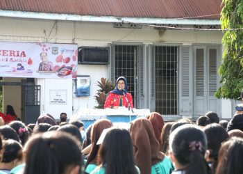 Jumat CERIA (Cegah Remaja Putri Anemia) yang digelar di SMA Negeri 4 Pematangsiantar, dihadiri Plt. Wali Kota, dr, Susanti Dewayani SpA.