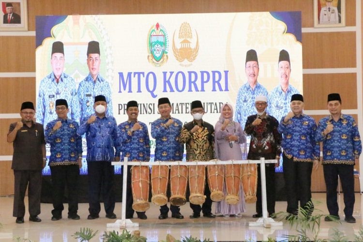 Acara pembukaan MTQ Korpri Tingkat Provsu Tahun 2022, di Mess Pemprovsu Pora-pora T Rizal Nurdin Parapat, Kecamatan Girsang Sipangan Bolon, Sumut.