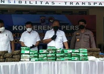 Direktur Reserse Narkoba Polda Sumut, Kombes C Wisnu Adji saat memaparkan kasus narkoba selama 37 hari di Mapolda Sumut, Rabu (13/7/2022).  TRIBUN MEDAN/HO