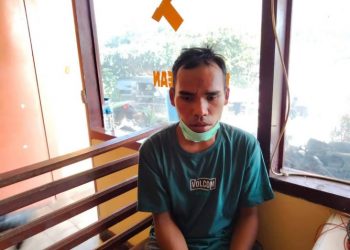 Inilah pria berinisial NS (32) warga Desa Siruberube di Kabupaten Simalungun yang tega membacok istrinya, Tiur Mutiara Sari Silalahi (32) hingga sekarat di rumahnya, Kamis malam (7/7/2022). Foto: Istimewa