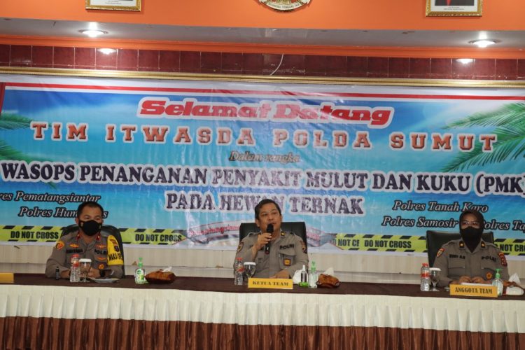 Tim Itwasda Polda Sumut memberi arahan kepada 5 Polres terkait penanganan Penyakit Mulut dan Kuku (PMK) pada hewan ternak, pada Rabu (27/7/2022) sore tadi, pukul 14.00 WIB, di Aula Widya Satyua Barata Polres Pematangsiantar.