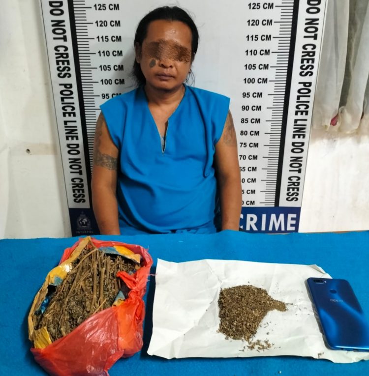 Foto pelaku James Napitupulu tampak lesu saat di kantor Polisi.