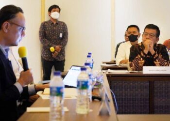 Bupati Simalungun saat menghadiri Rapat Koordinasi Penelaahan Usulan Anggaran Tambahan Pengembangan 5 Destinasi Pariwisata Super Prioritas (DPSP) yang berlangsung di Sudamala Resort, Jl. Pantai Pede, Km. 3, Labuan Bajo Nusa Tengara Timur, Kamis (18/8/2022).