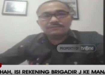 Bukti baru yang diunggah Kamaruddin Simanjuntak melalui akun Facebooknya ini di tengah proses autopsi ulang (ekshumasi) jenazah Brigadir J di RSUD Sungai Bahar Muaro Jambi, Rabu (27/7/2022). Brigadir J pamit ke pacarnya VS agar mencari penggantinya. facebook kamaruddin simanjuntak