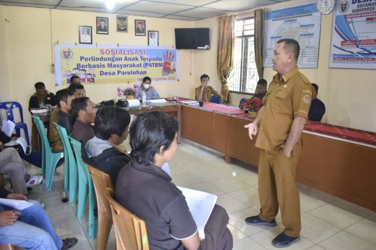 Dinas Pemberdayaan Masyarakat Desa, Perlindungan Perempuan dan Anak Kabupaten Humbang Hasundutan (Humbahas), adakan sosialisasi dan pengukuhan pengurus Perlindungan Anak Terpadu Berbasis Masyarakat (PATBM), di Desa Parulohan, Kecamatan Lintongnihuta, Kabupaten Humbahas, Selasa (9/8/2022).