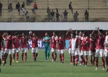 Pesepak bola Timnas Indonesia U-16 berselebrasi usai melawan Timnas Filipina U-16 saat laga AFF U-16 2022 di Stadion Maguwoharjo, Depok, Sleman, D.I Yogyakarta, Minggu (31/7/2022). Timnas U-16 Indonesia mengalahkan Timnas Filipina U-16 dengan skor akhir 2-0. ANTARA FOTO/Andreas Fitri Atmoko/wsj.