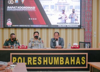 Bupati Humbahas saat hadiri Rakor Pencegahan dan Penanggulangan Karhutla, di Aula Mako Polres Humbahas, Kamis (11/8/2022) lalu.