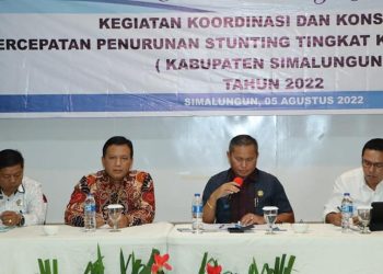 Sekretaris Daerah Kabupaten (Sekdakab) Simalungun, Esron Sinaga, saat menghadiri koordinasi dan konsolidasi percepatan penurunan stunting tingkat kabupaten dan kota, di Hotel Horison Pematangsiantar, Jum'at (5/8/2022).